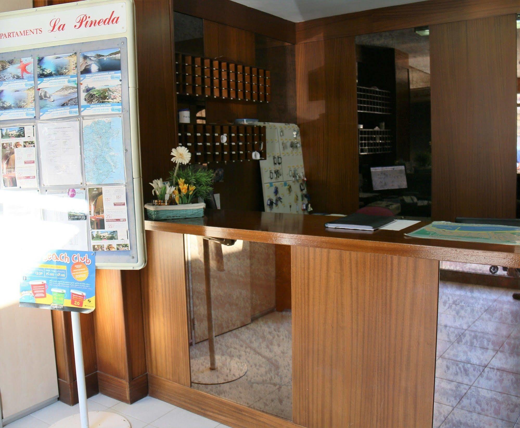 Rvapartaments La Pineda レスタルティット エクステリア 写真